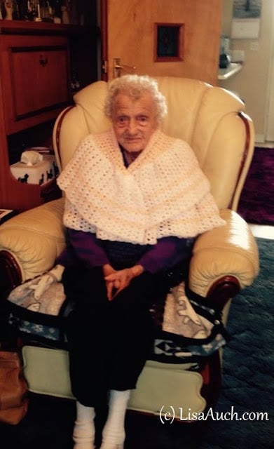 Free Vintage shawl pattern (modernised) EASY circular shawl