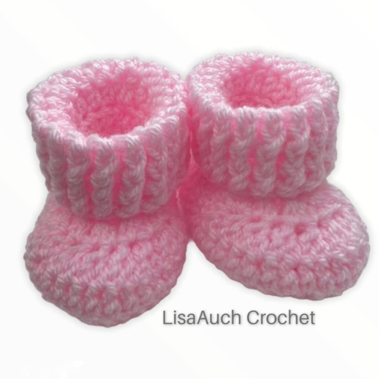 Simple crochet baby booties pattern